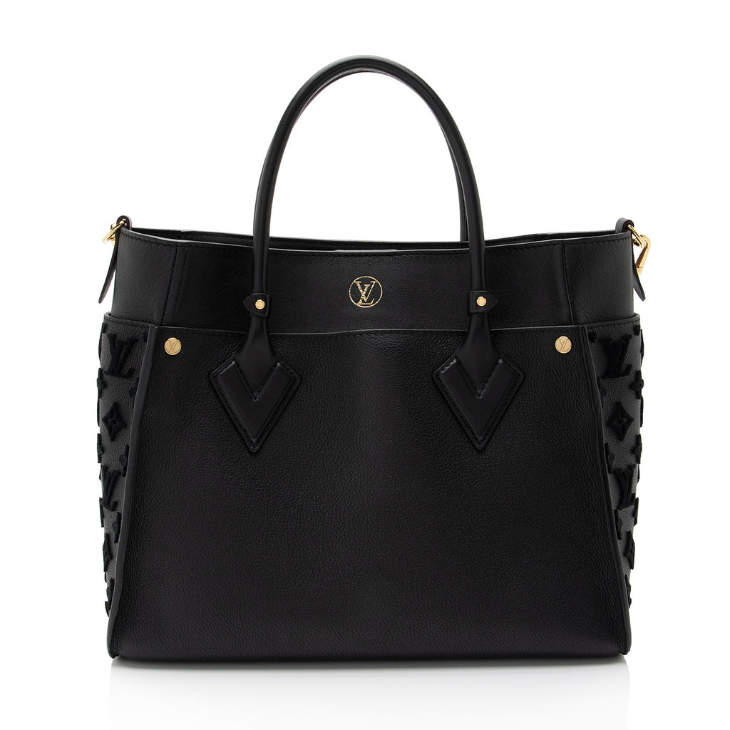Louis Vuitton Calfskin Tufted Monogram Canvas On My Side MM Tote (SHF-WP5JFh)