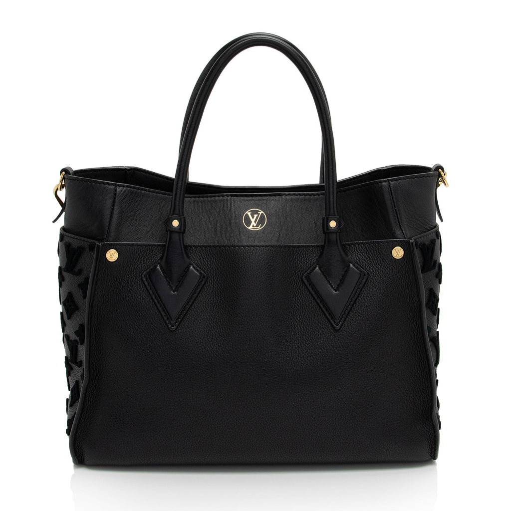 Louis Vuitton Calfskin Tufted Monogram Canvas On My Side MM Tote (SHF-QMhDUi)
