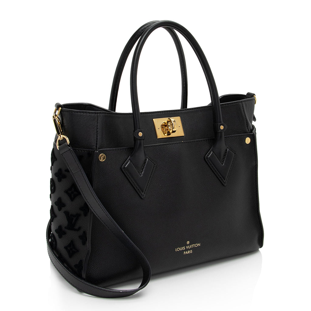 Louis Vuitton Calfskin Tufted Monogram Canvas On My Side MM Tote (SHF-QMhDUi)