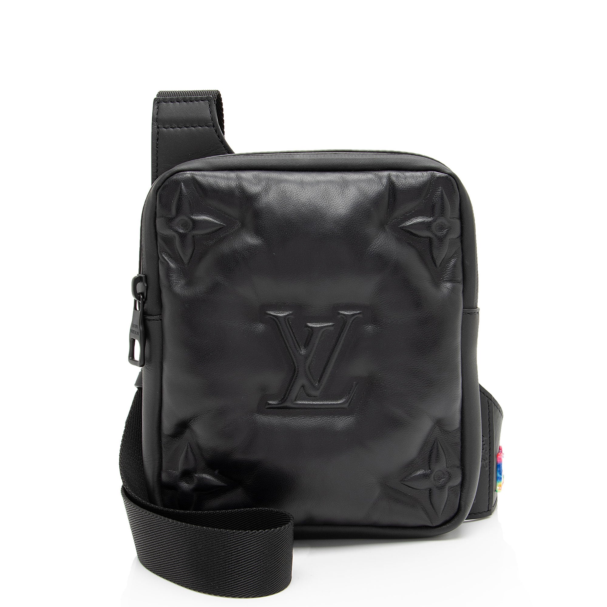 Louis Vuitton Giant Monogram Puffer Lambskin A4 Sling Bag (SHF-ARCDQH)