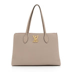 Louis Vuitton Grained Calfskin Lockme Shopper Tote (SHF-rjiNdJ)