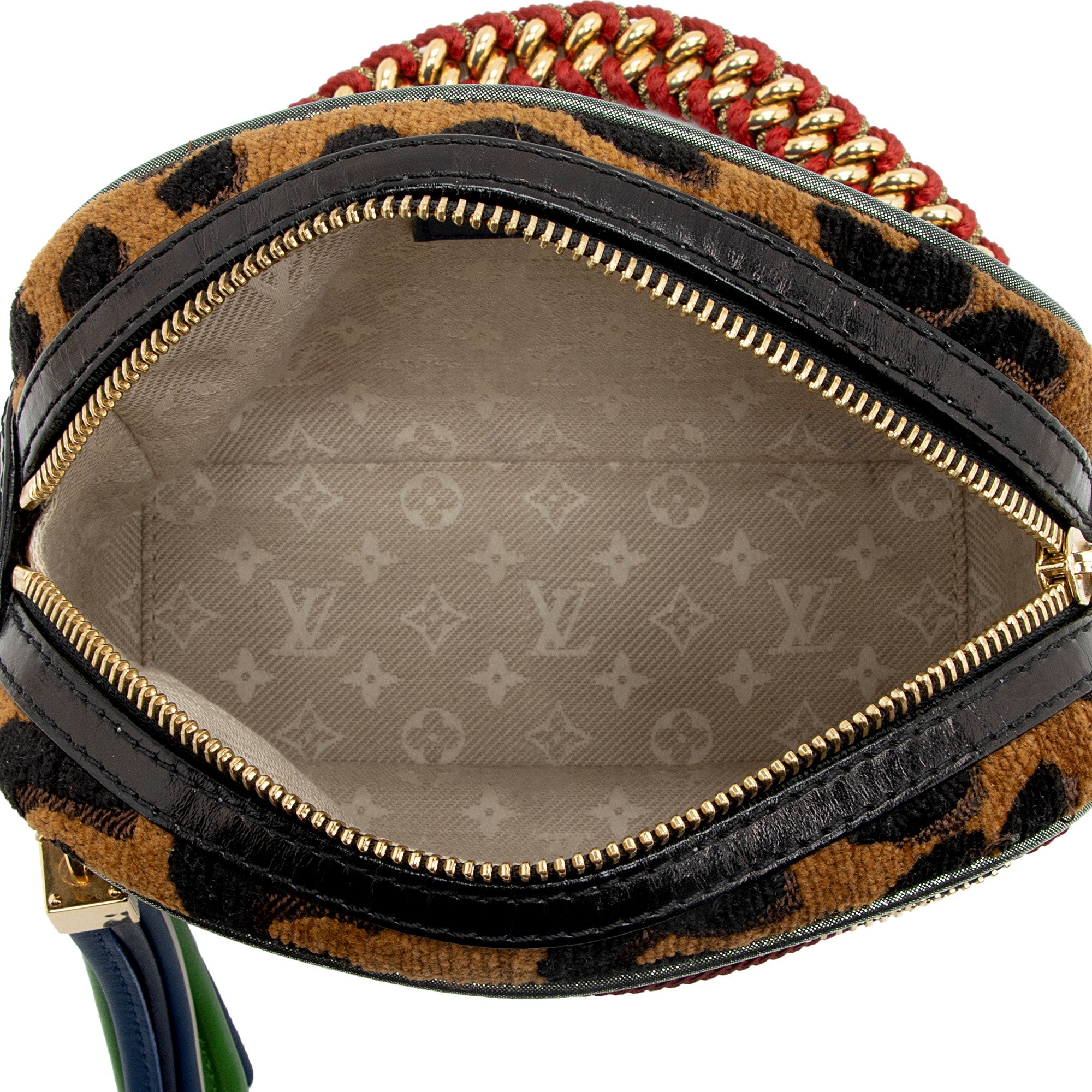 Louis Vuitton Limited Edition Calfskin Savane Flight Bag (SHF-M9uV5p)