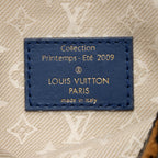 Louis Vuitton Limited Edition Calfskin Savane Flight Bag (SHF-M9uV5p)
