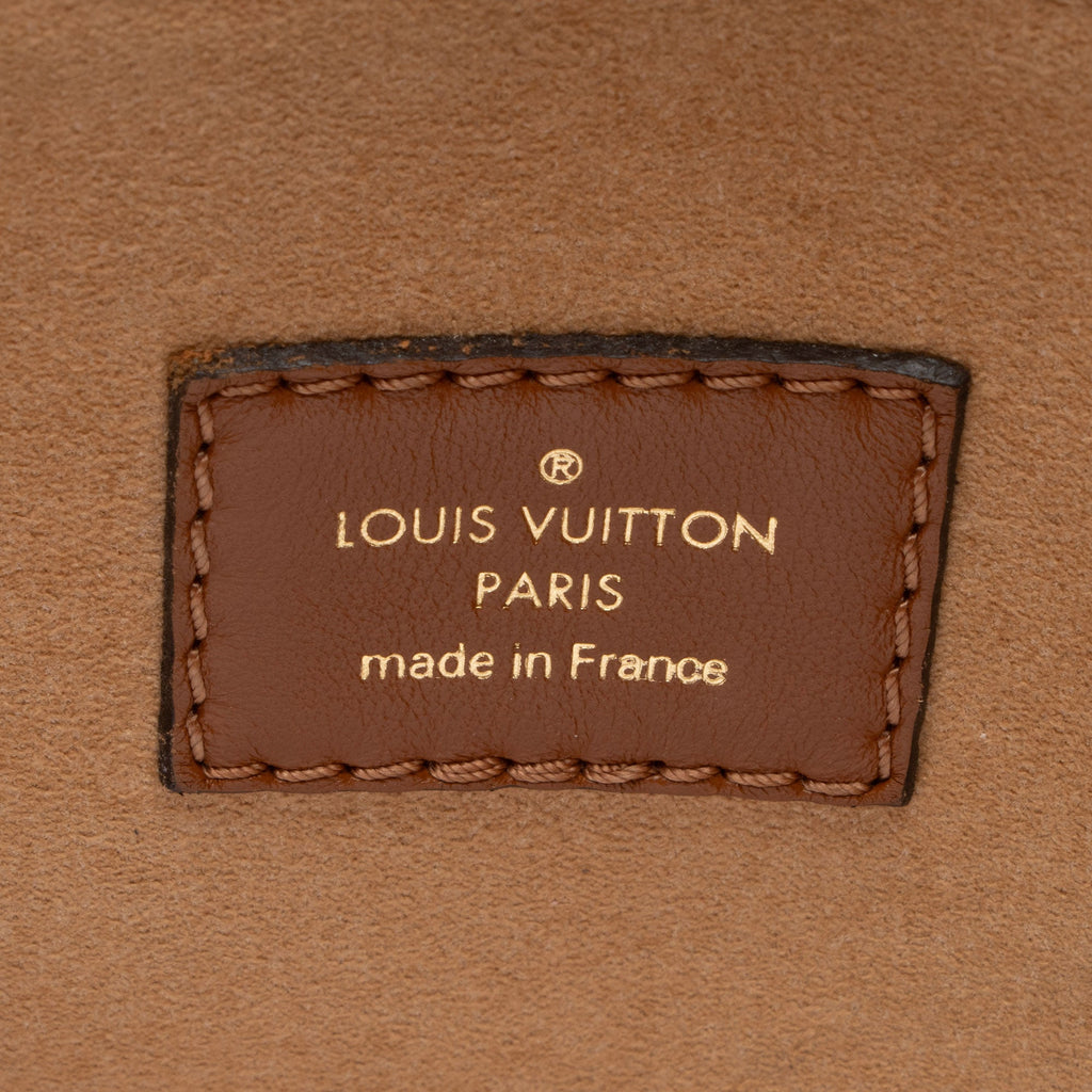 Louis Vuitton Mahina Calfskin On My Side MM Tote (SHF-C4Ei6m)