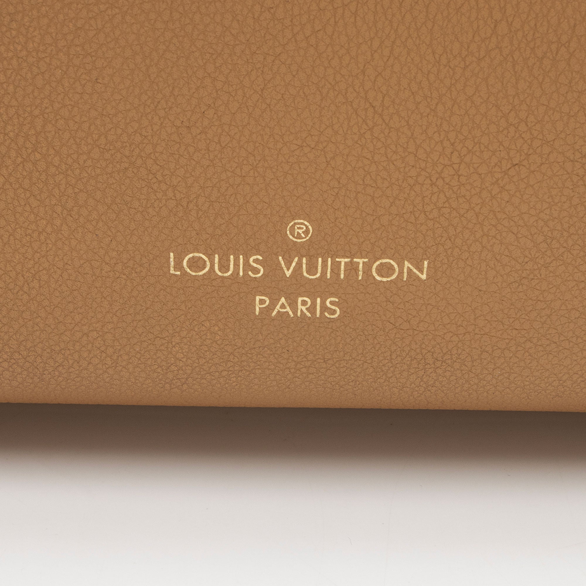 Louis Vuitton Mahina Calfskin On My Side MM Tote (SHF-C4Ei6m)