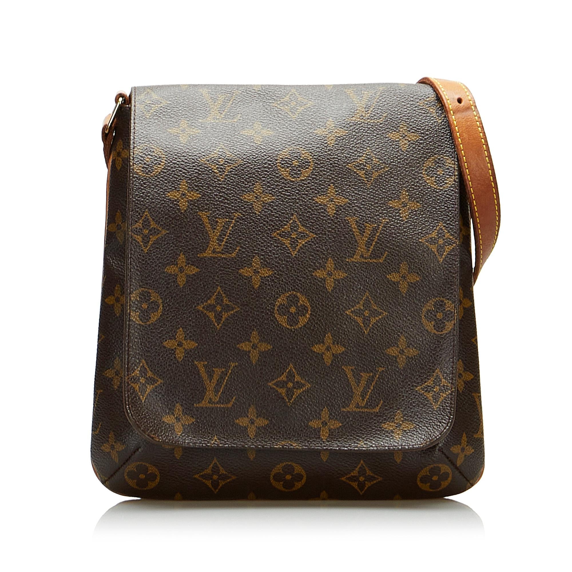 Louis Vuitton Monogram Musette Salsa Short (SHG-lCsl7B)