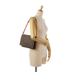 Louis Vuitton Monogram Musette Tango Short Strap (SHG-pdvVte)