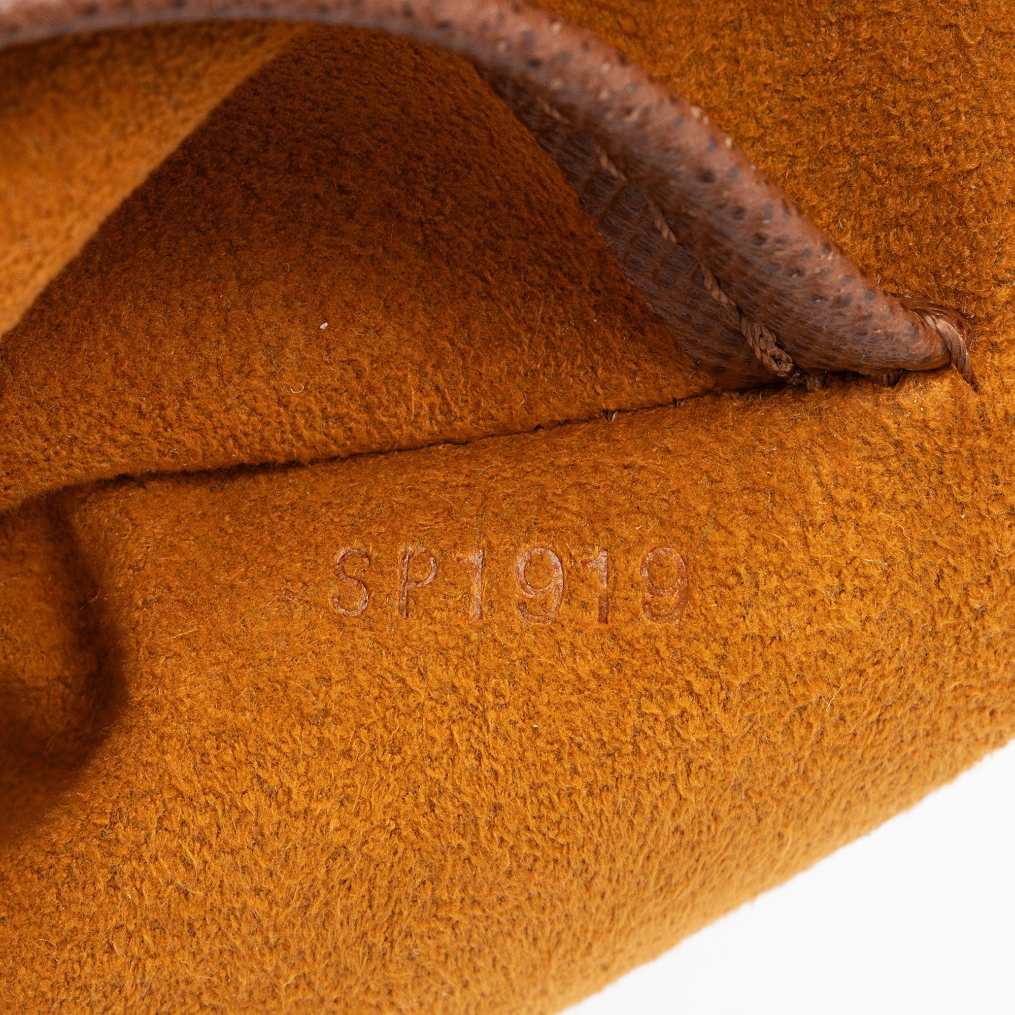 Louis Vuitton Vintage Monogram Canvas Musette Tango Shoulder Bag (SHF-KMDI1u)