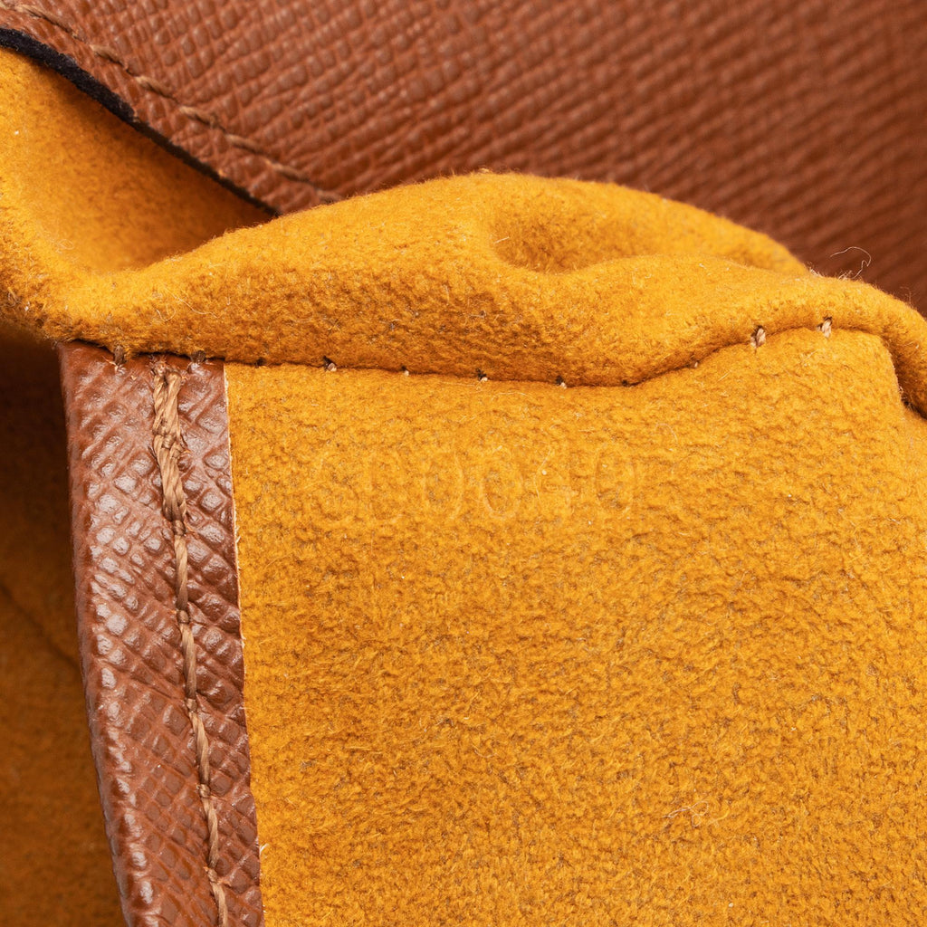 Louis Vuitton Vintage Monogram Canvas Musette Tango Shoulder Bag (SHF-xSc04e)
