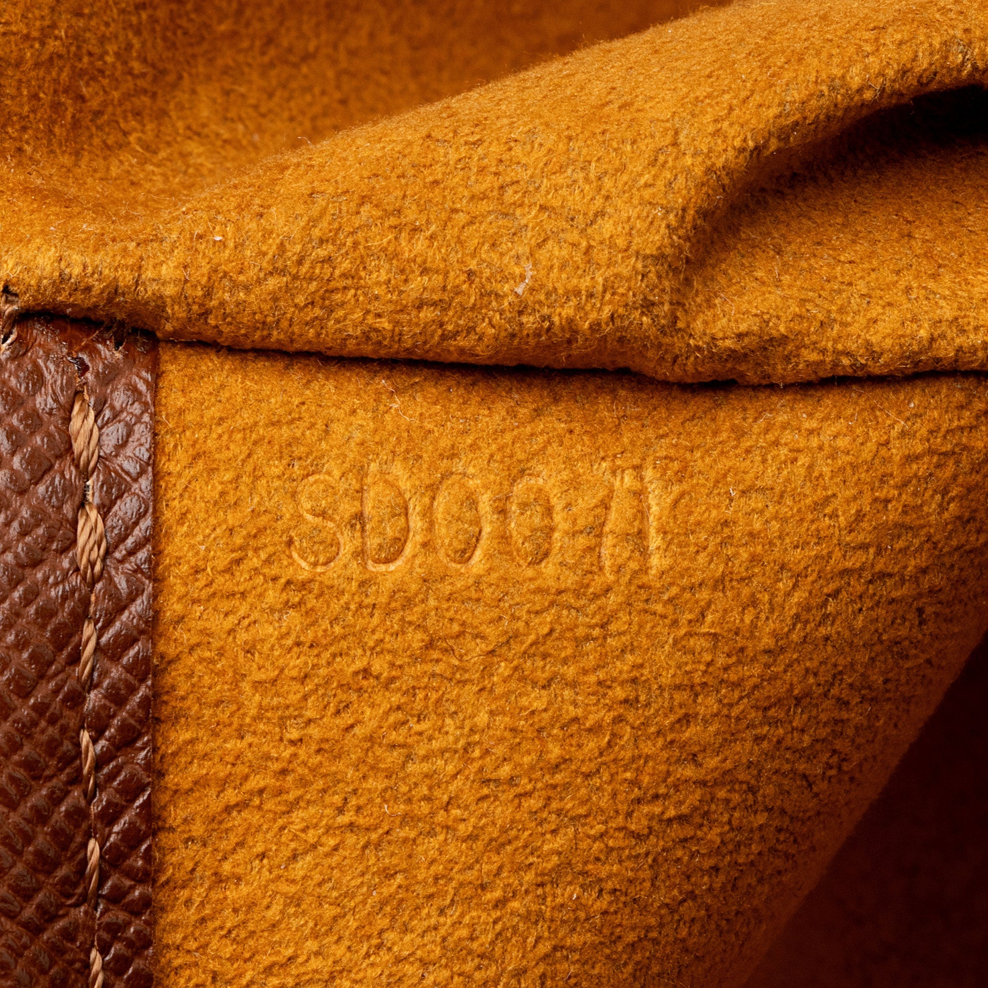 Louis Vuitton Vintage Monogram Canvas Musette Tango Shoulder Bag (SHF-nQS5lD)