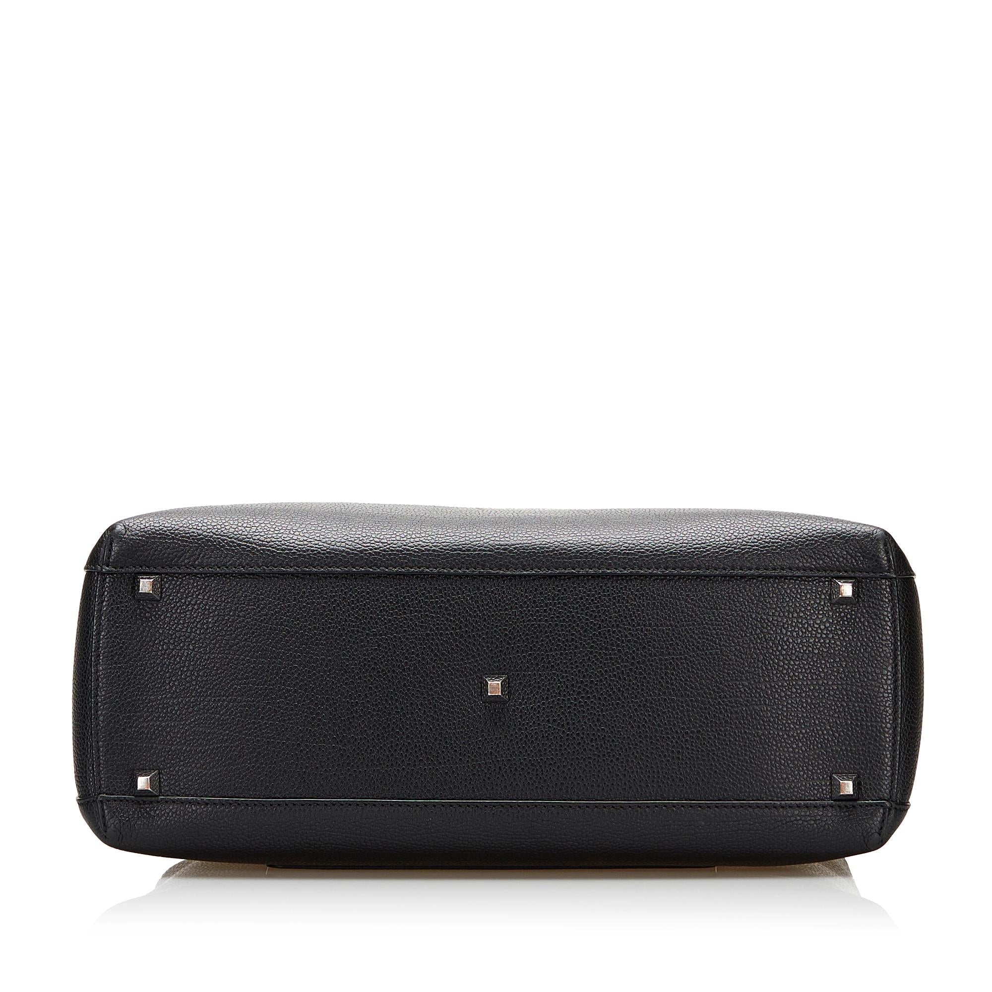 MCM Grained Calfskin Medium Ella (SHG-37897)