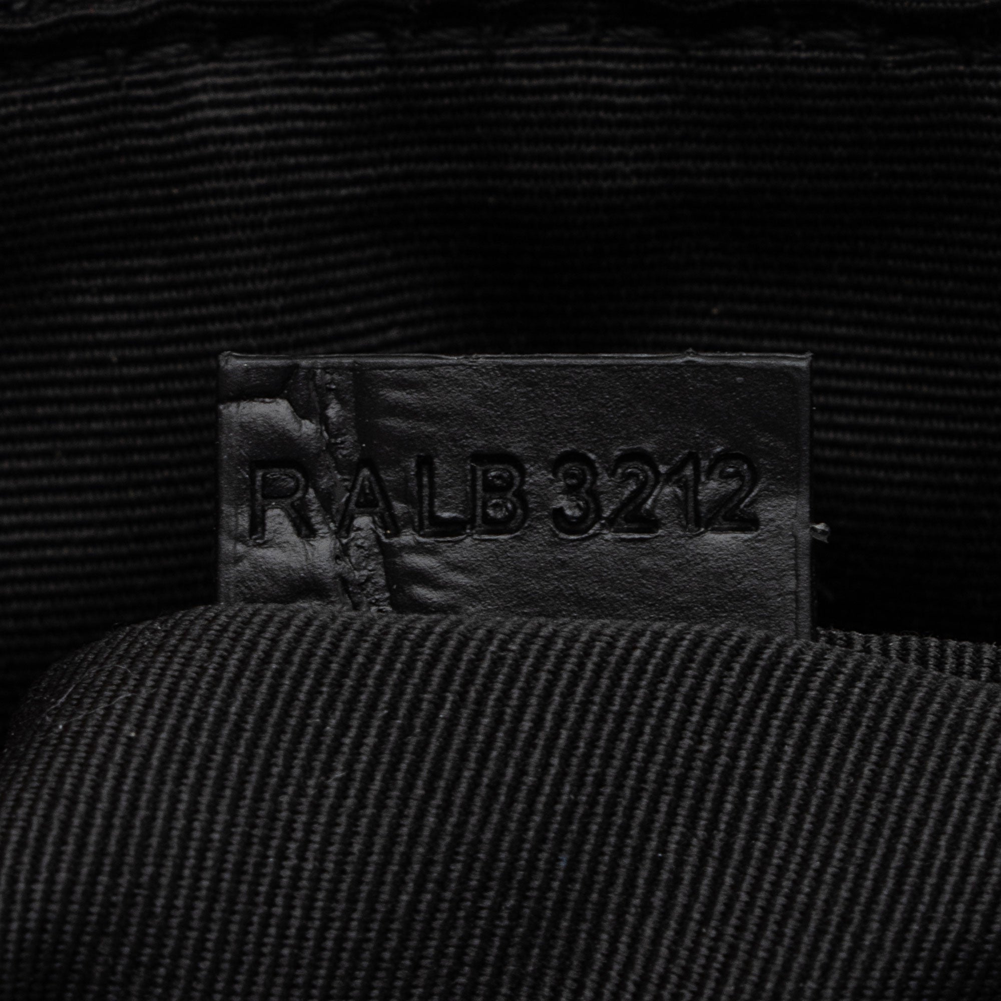 Marc Jacobs Croc Embossed Tote (SHF-hVnBLo)