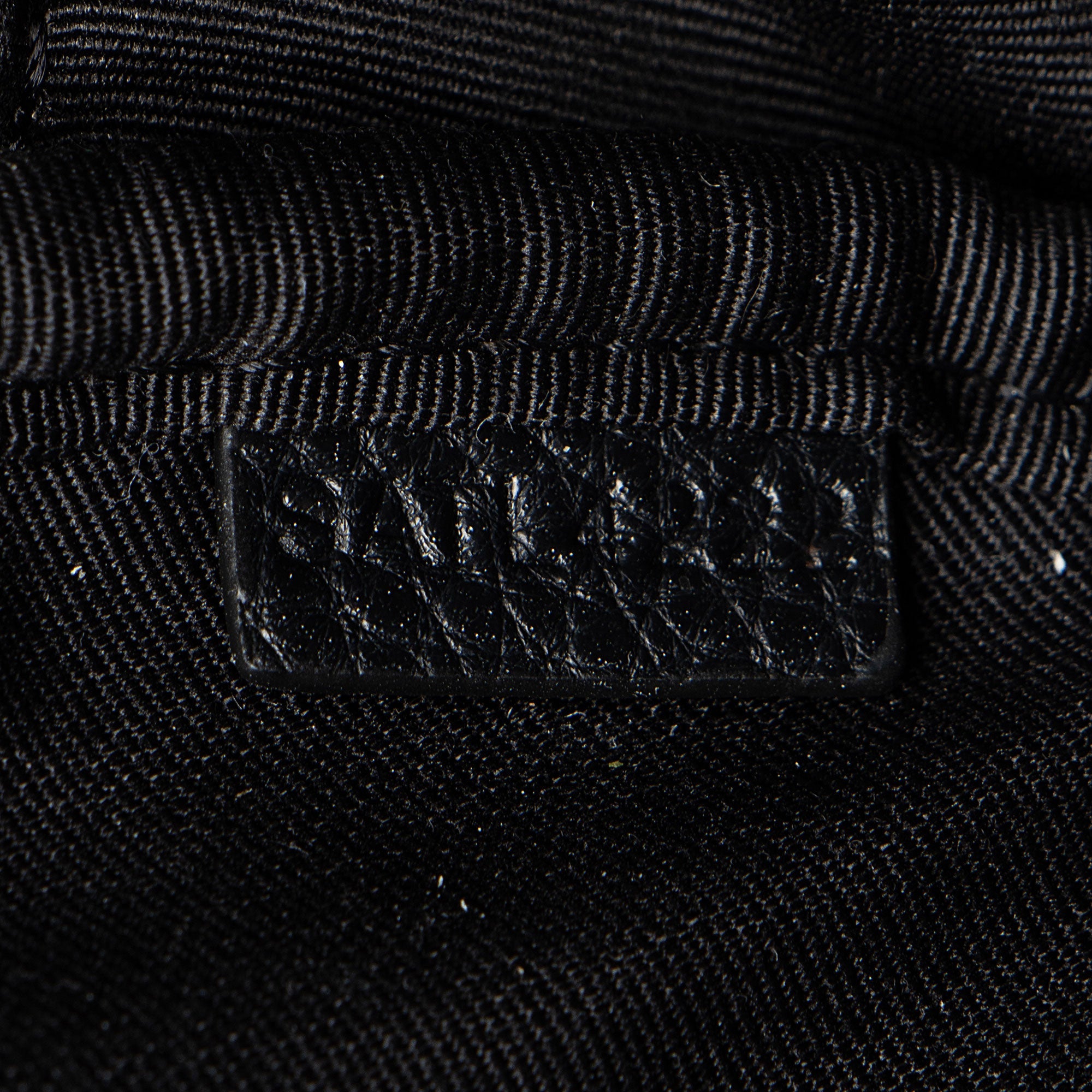 Marc Jacobs Leather Rewind Round Crossbody (SHF-CFaSaO)