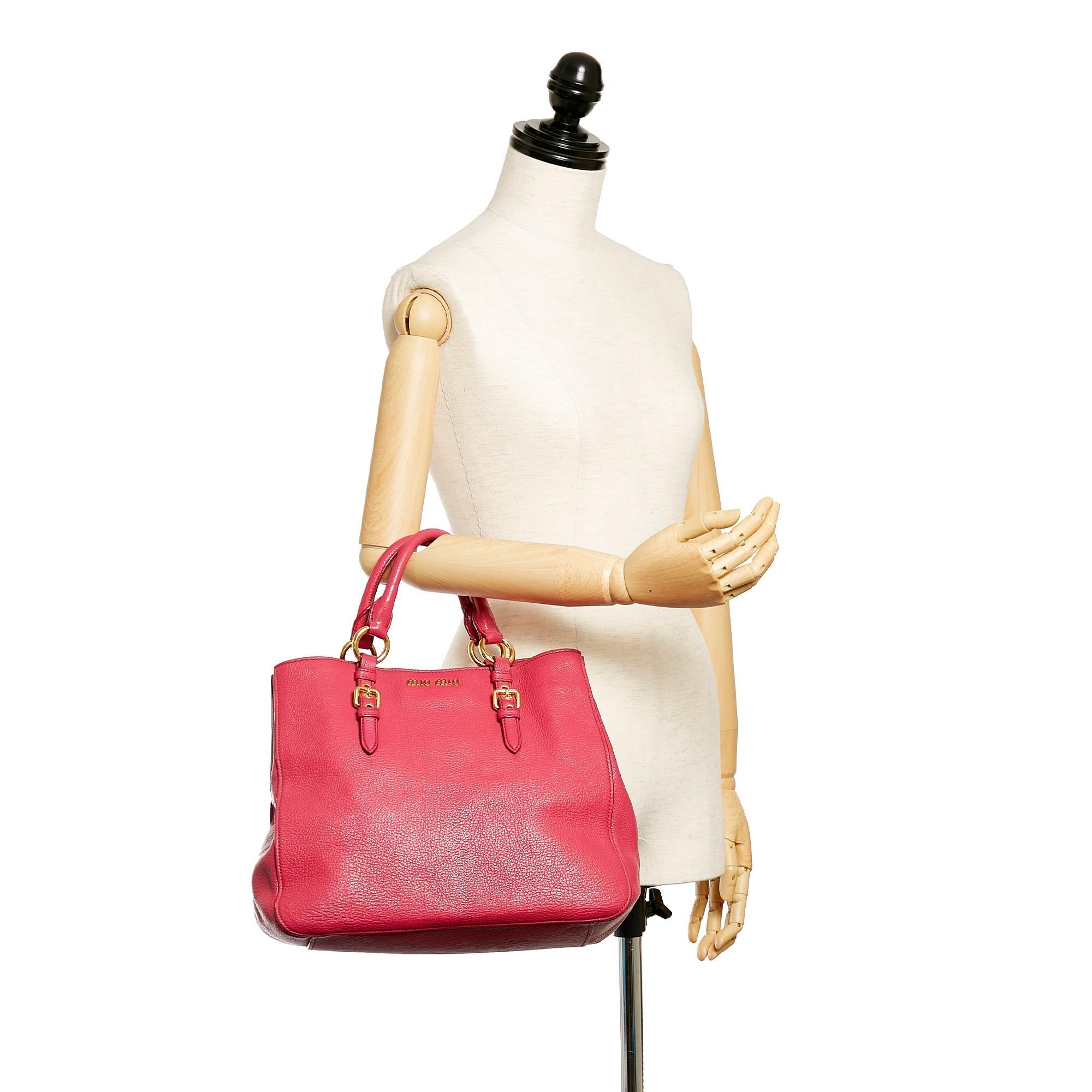 Miu Miu Leather Handbag (SHG-26920)