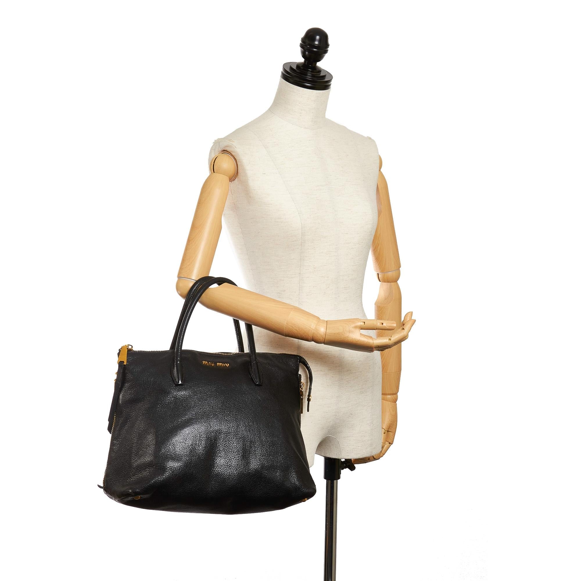 Miu Miu Leather Handbag (SHG-29141)