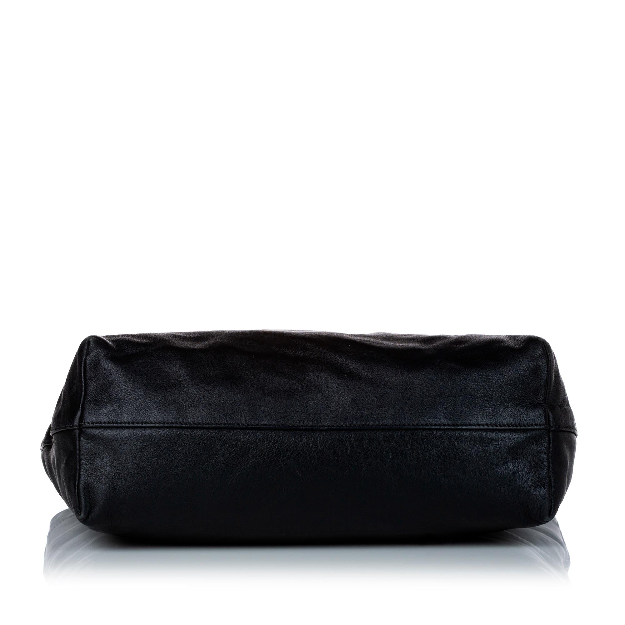 Miu Miu Leather Tote Bag (SHG-29208)