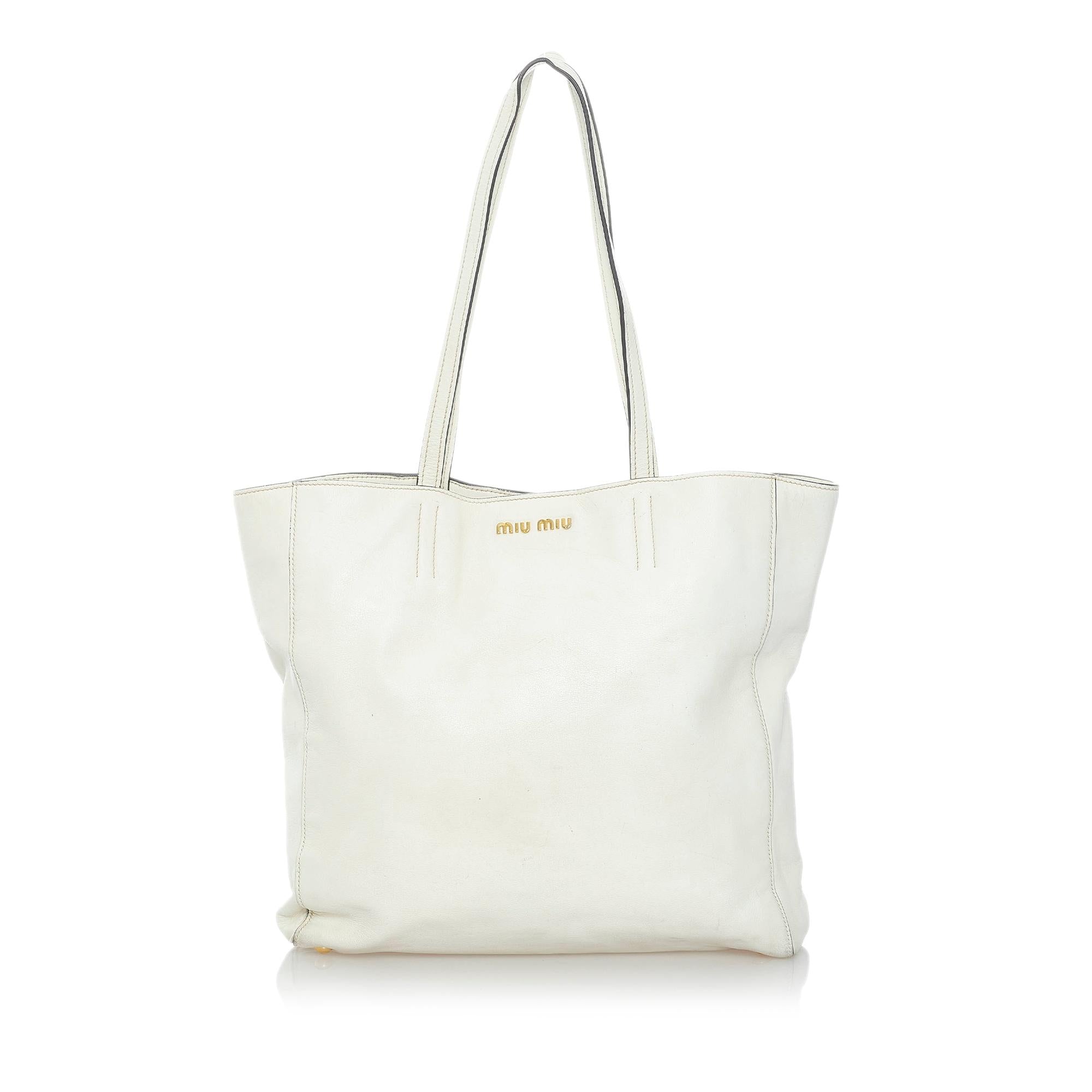 Miu Miu Leather Tote Bag (SHG-31193)