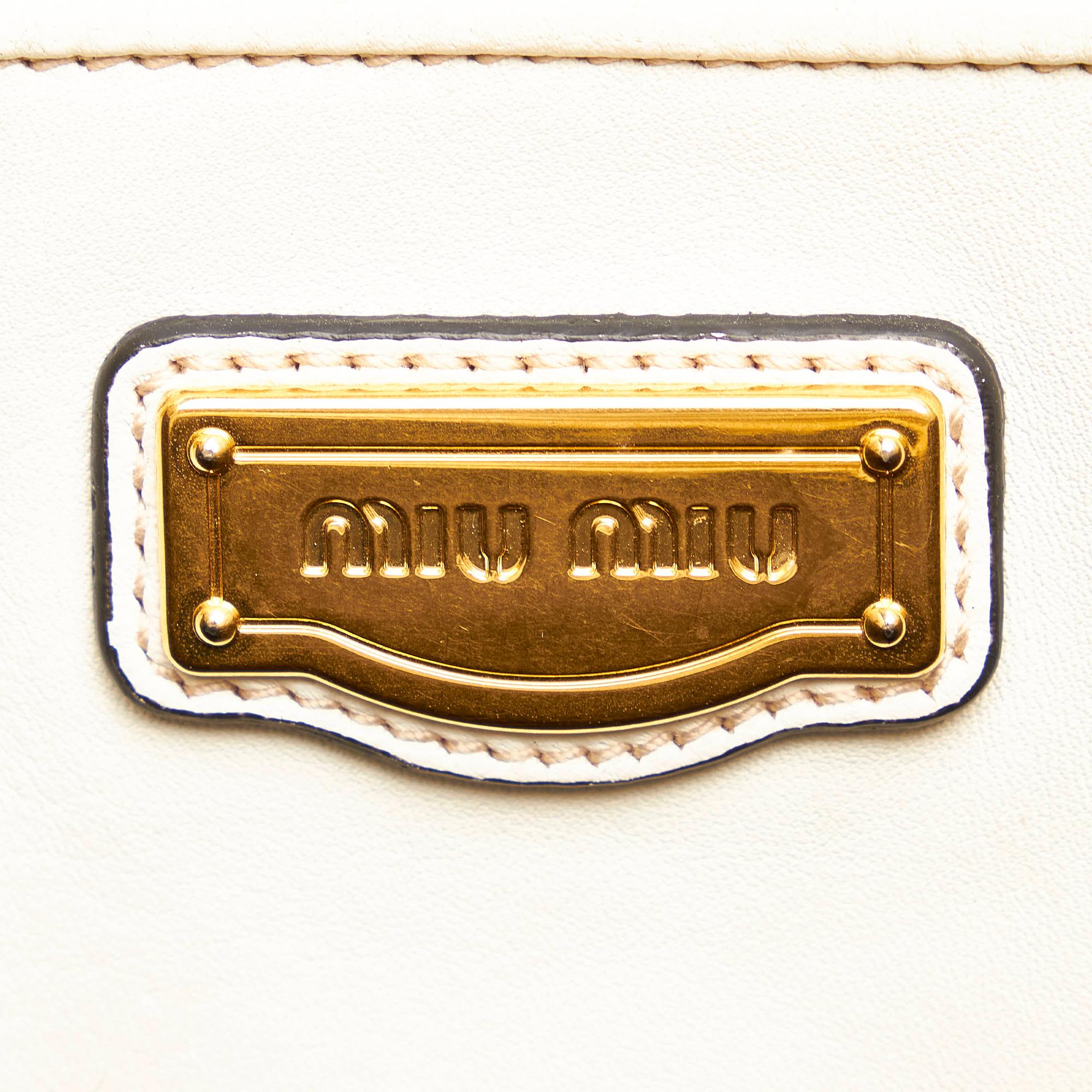 Miu Miu Leather Tote Bag (SHG-31193)