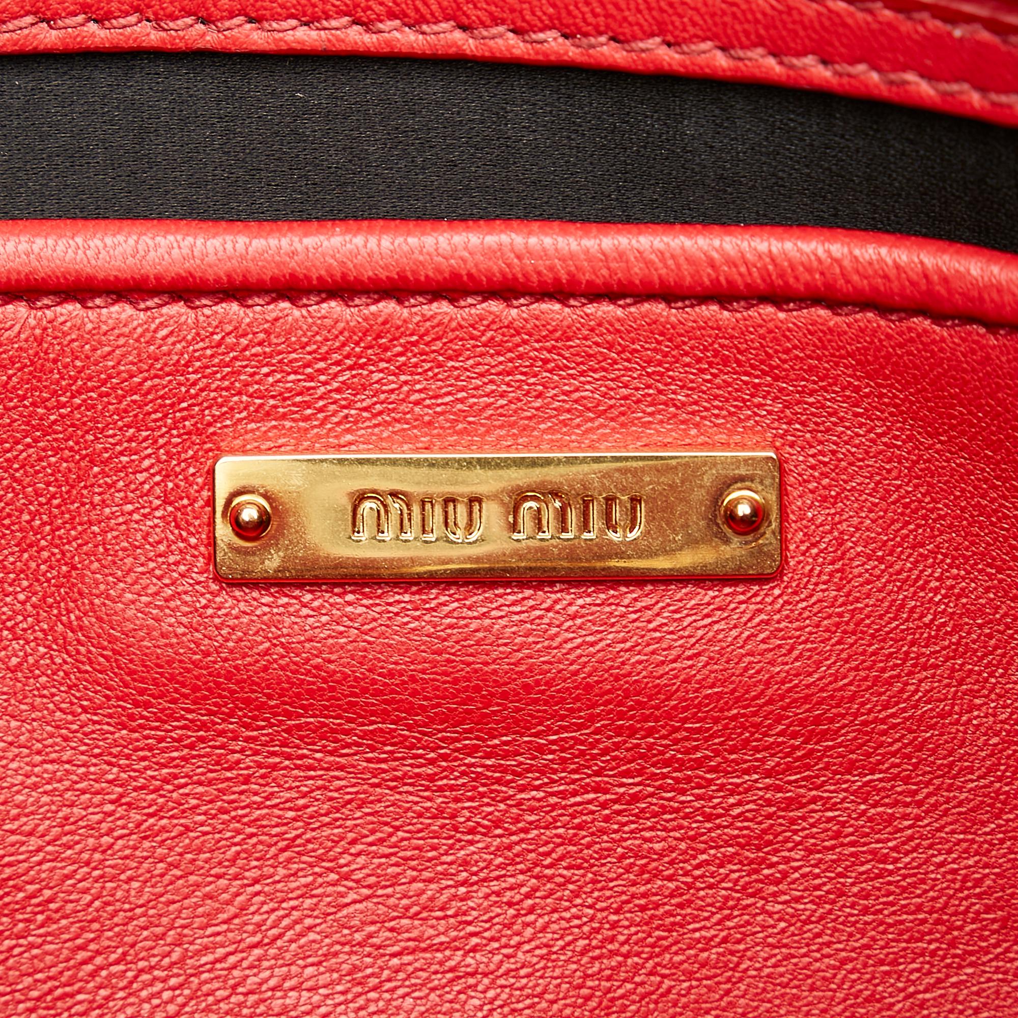Miu Miu Matelasse Leather Clutch Bag (SHG-28884)