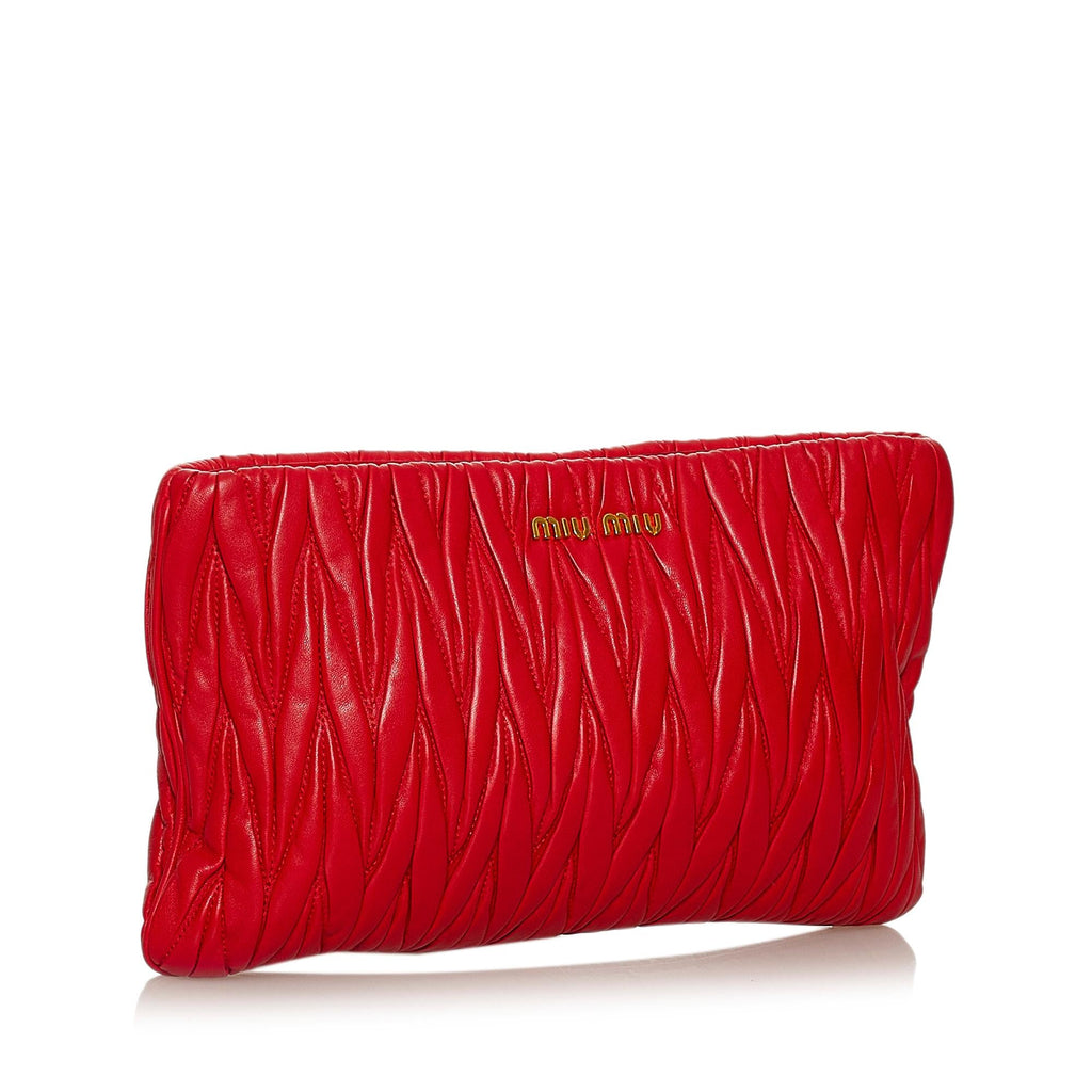 Miu Miu Matelasse Leather Clutch Bag (SHG-28884)