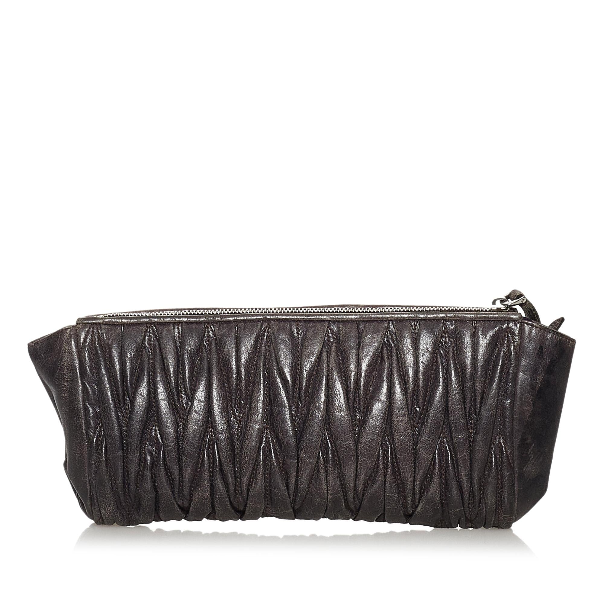 Miu Miu Matelasse Leather Clutch (SHG-30678)
