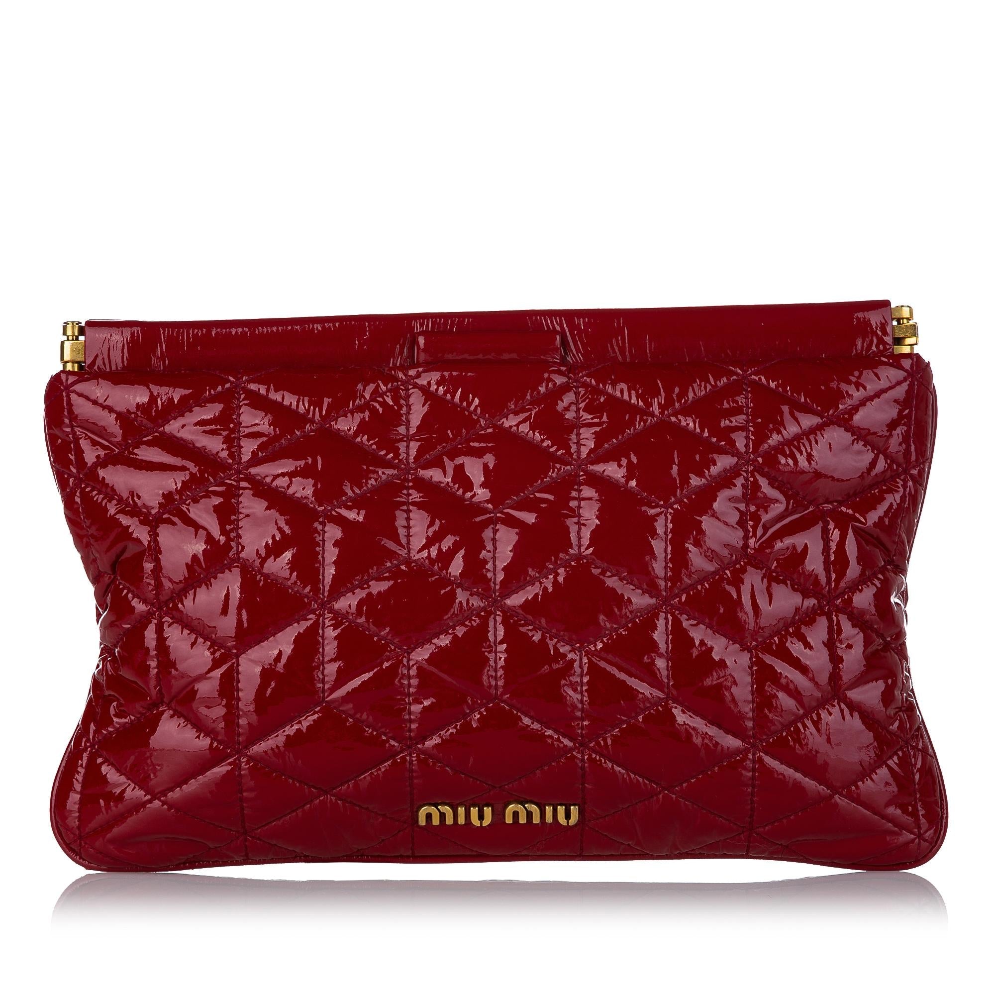 Miu Miu Matelasse Patent Leather Frame Clutch Bag (SHG-25268)