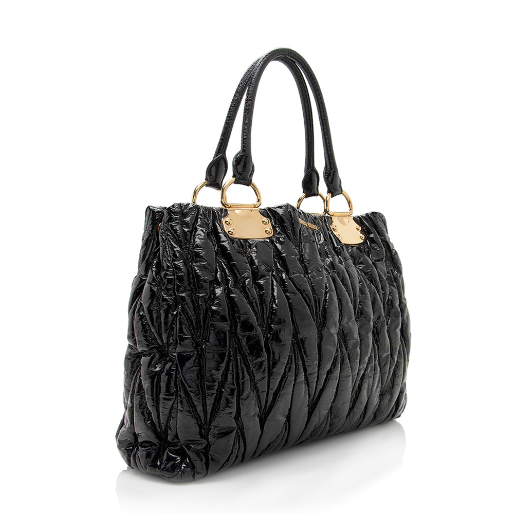Miu Miu Patent Leather Matelasse Tote (SHF-17568)