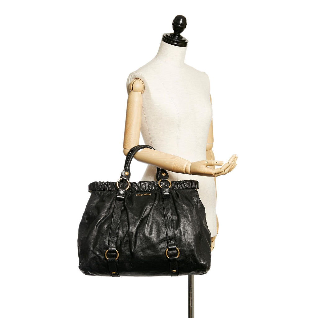 Miu Miu Vitello Lux Tote Bag (SHG-28201)