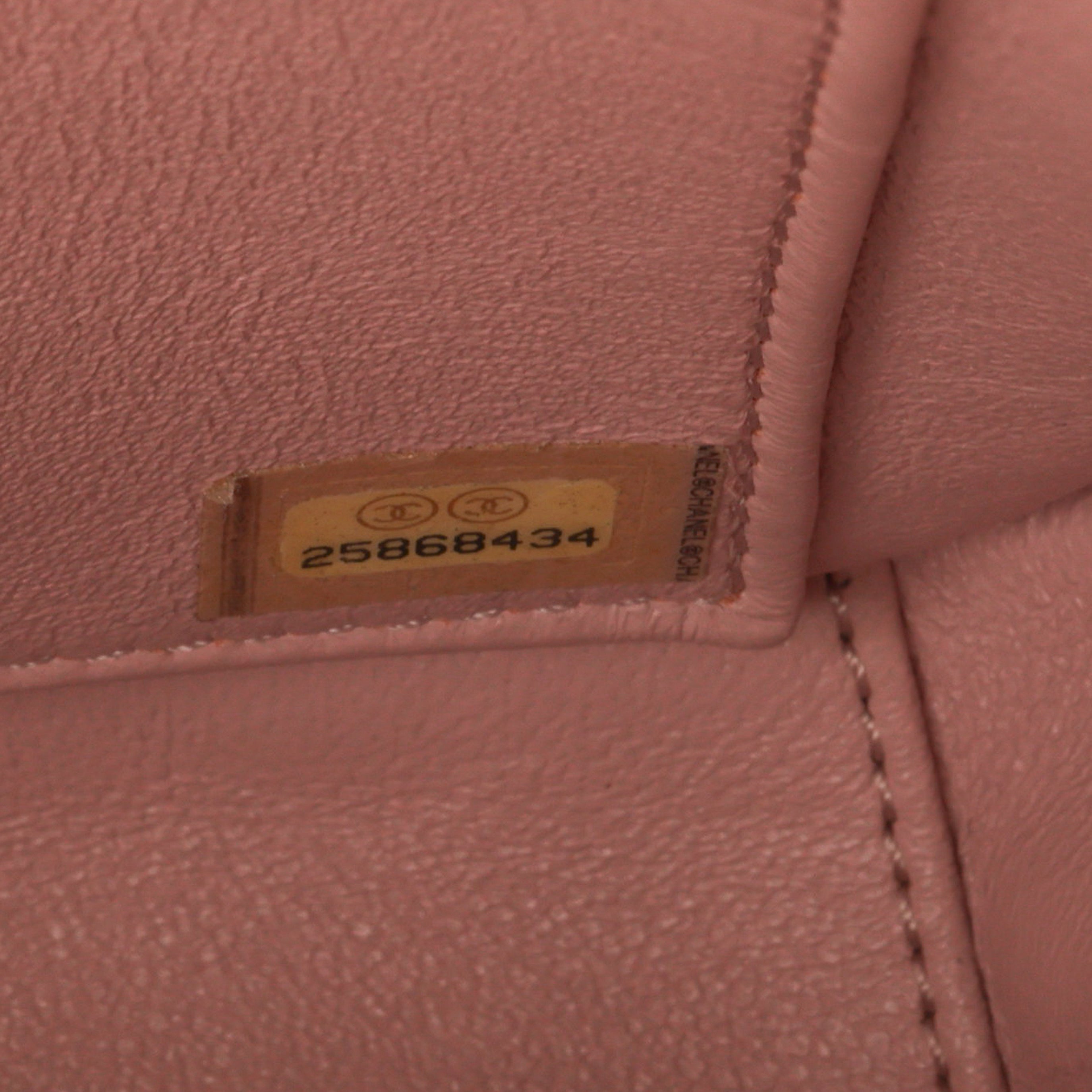 Chanel Medium  Business Affinity - Pink Caviar | Champagne Gold Hardware