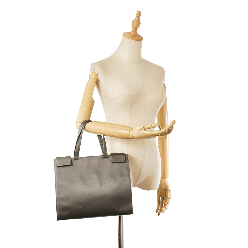 Prada Leather Handbag (SHG-22071)