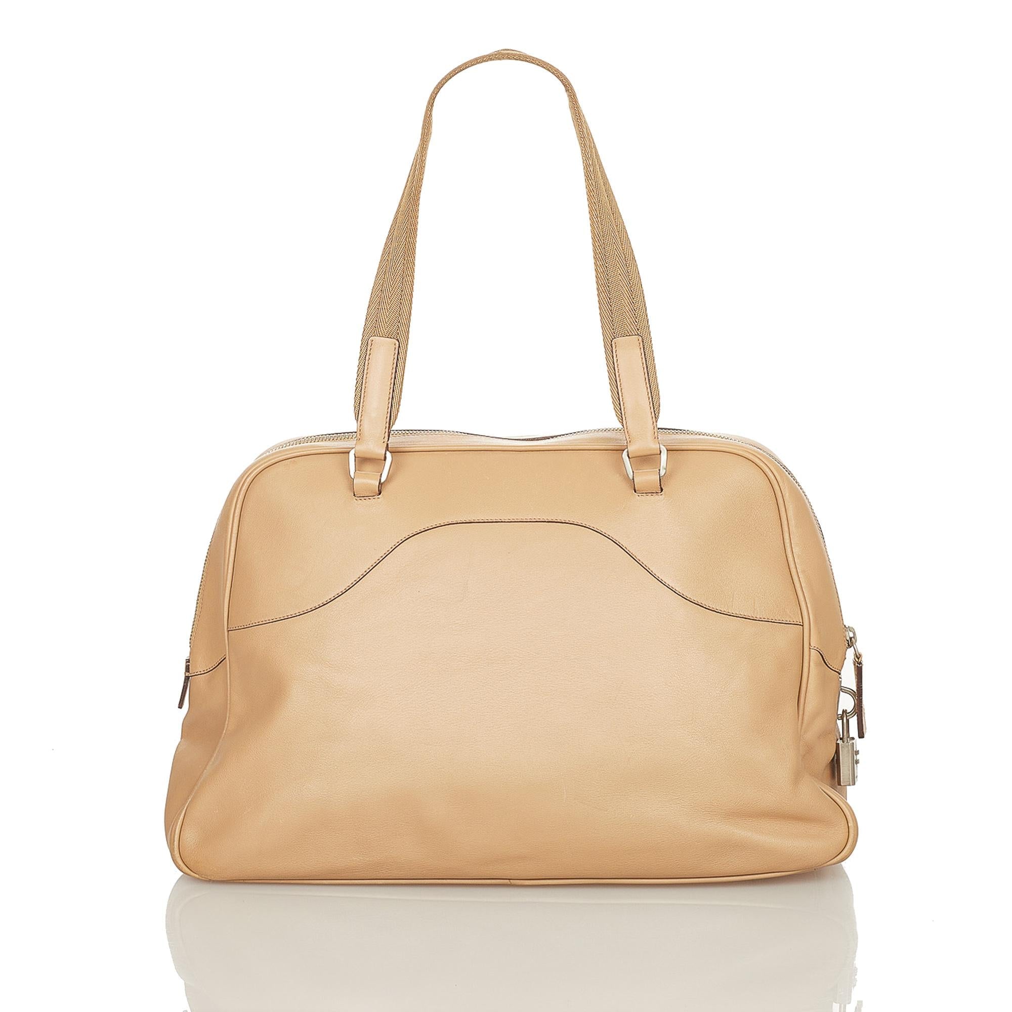 Prada Leather Handbag (SHG-24830)