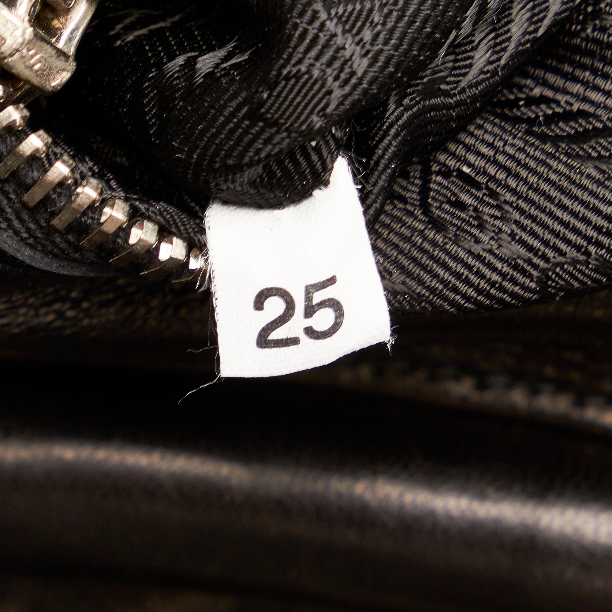Prada Leather Handbag (SHG-27090)
