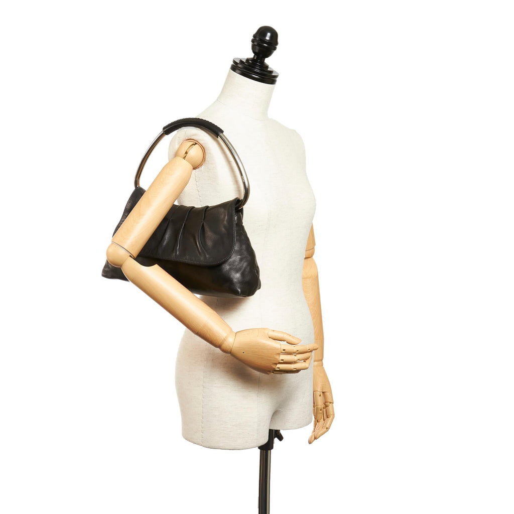 Prada Leather Handbag (SHG-27090)