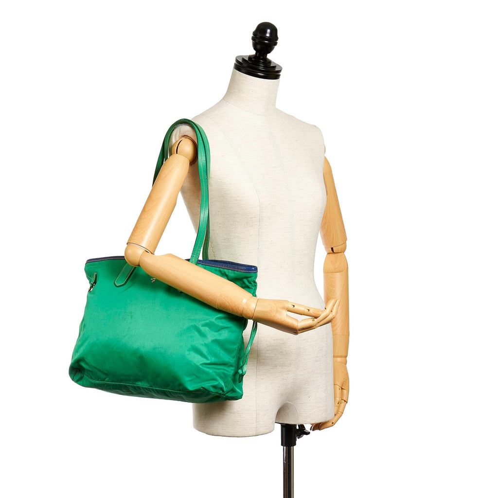 Prada Tessuto Tote Bag (SHG-27620)