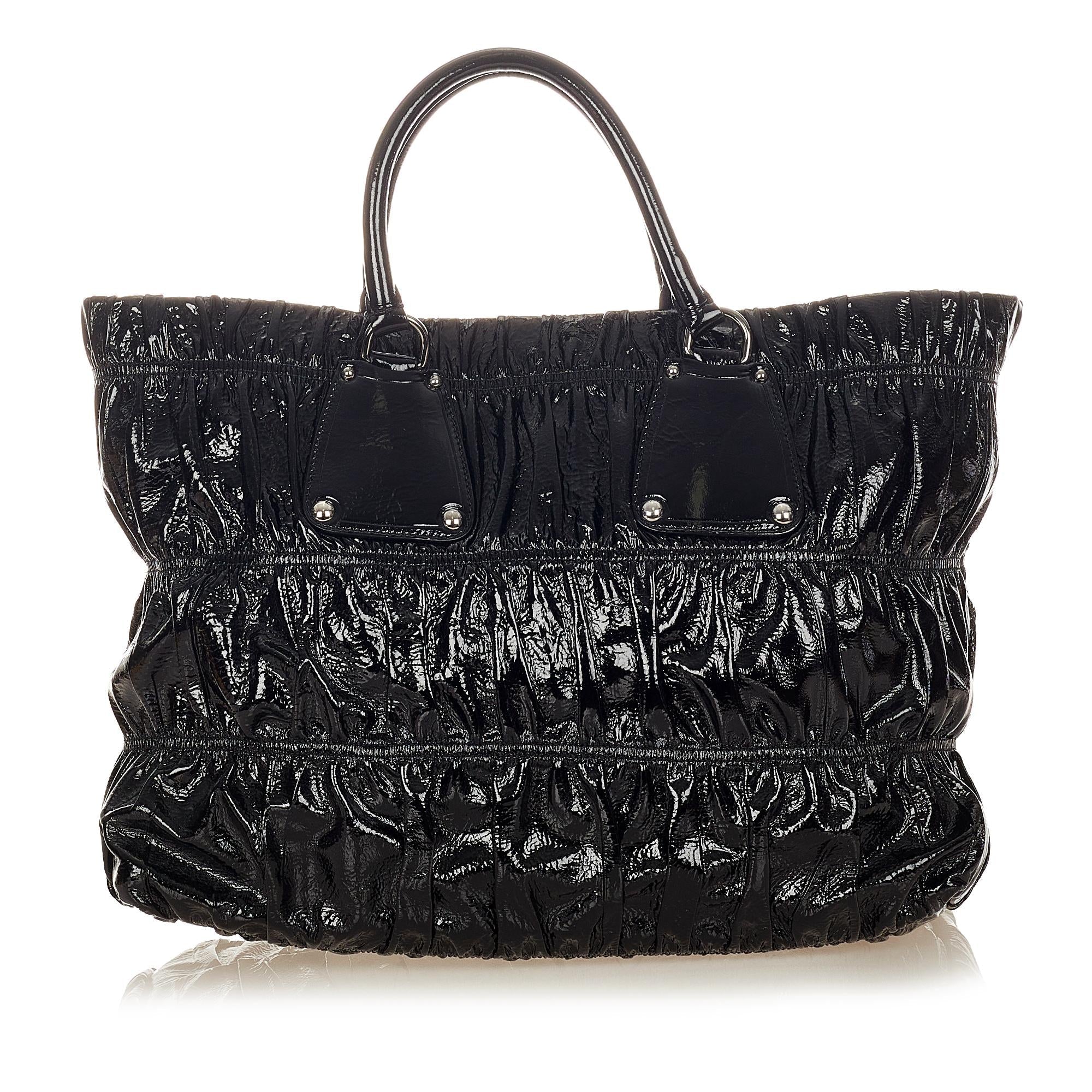 Prada Vernice Gaufre Tote Bag (SHG-26260)