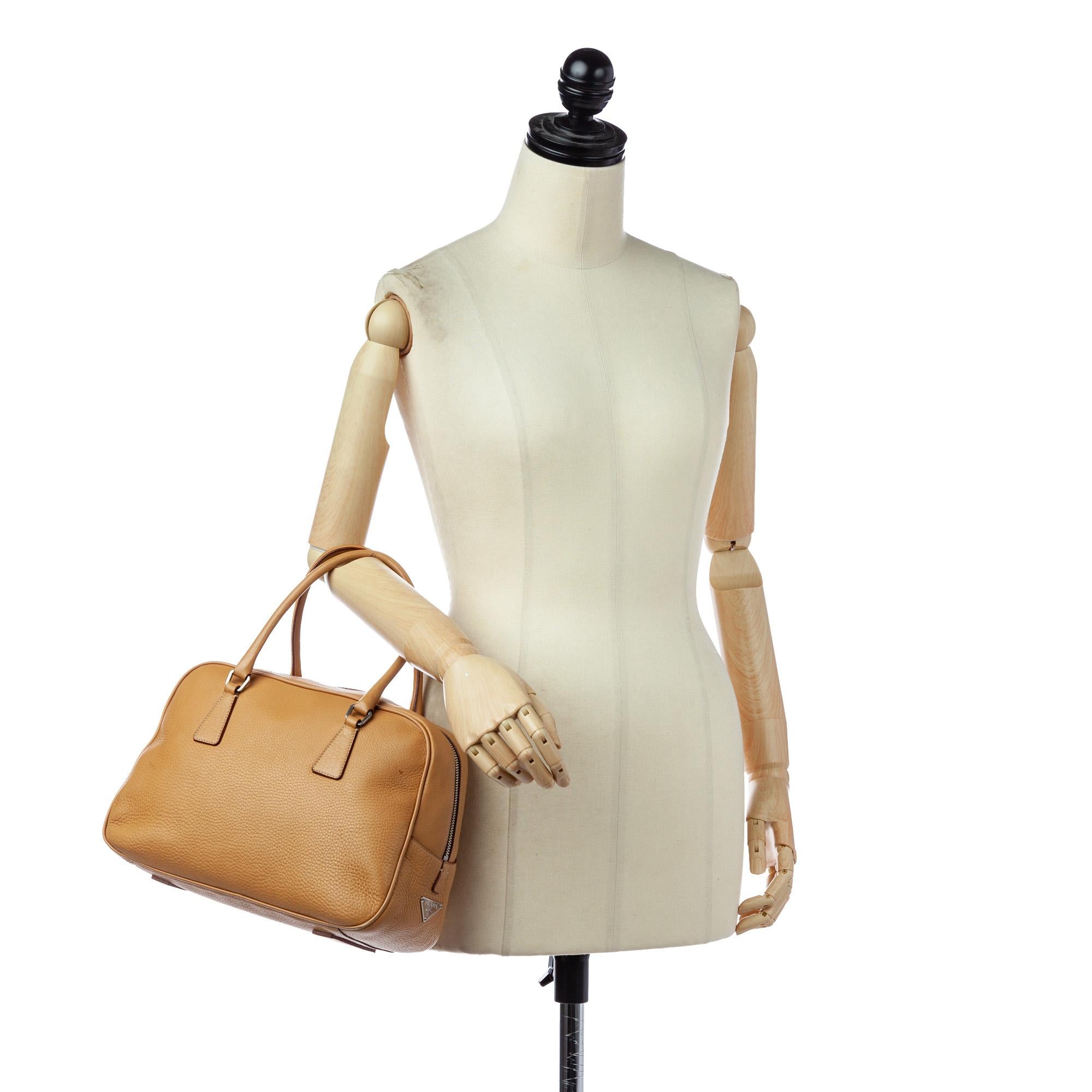 Prada Vitello Daino Handbag (SHG-21725)