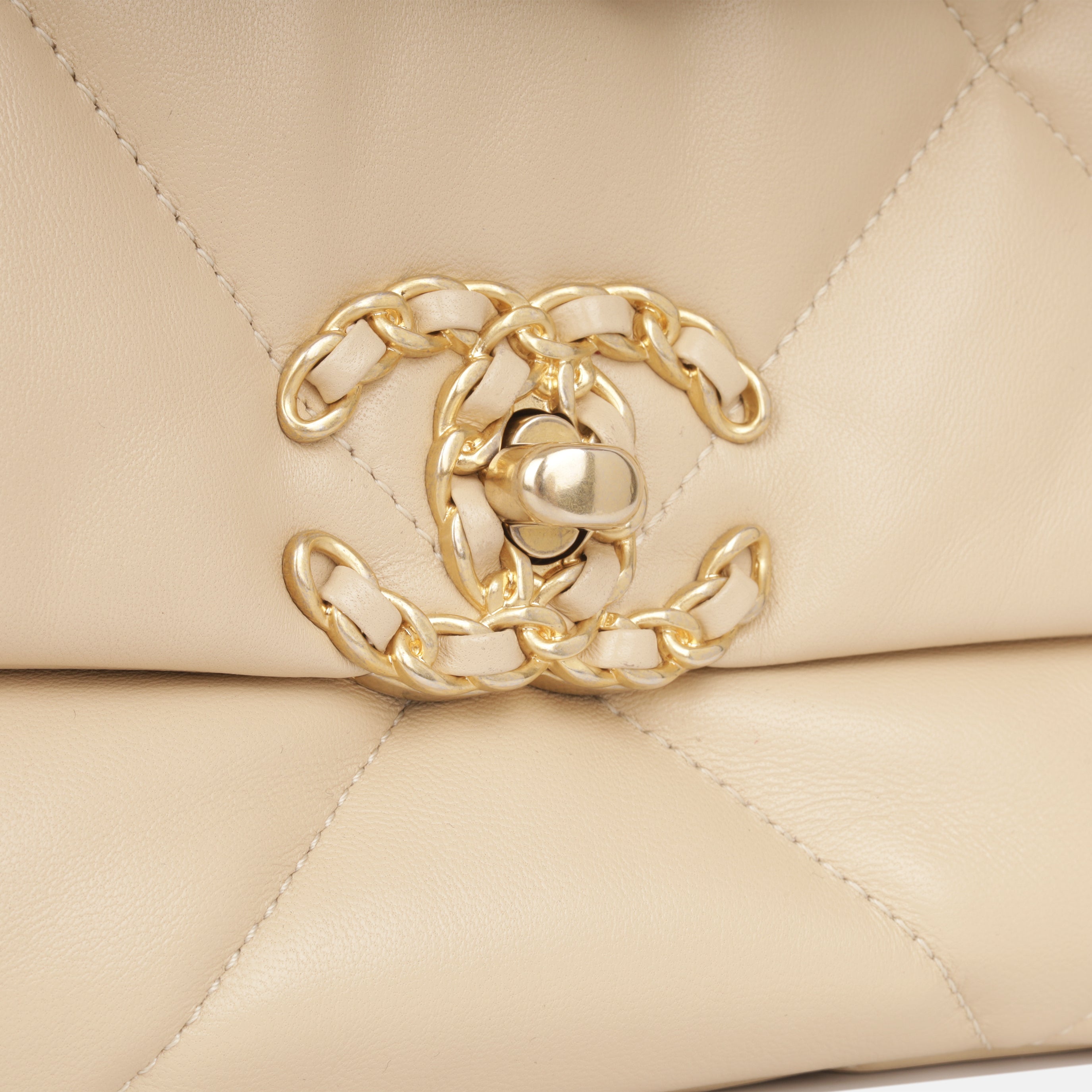 Chanel 19 - Small
