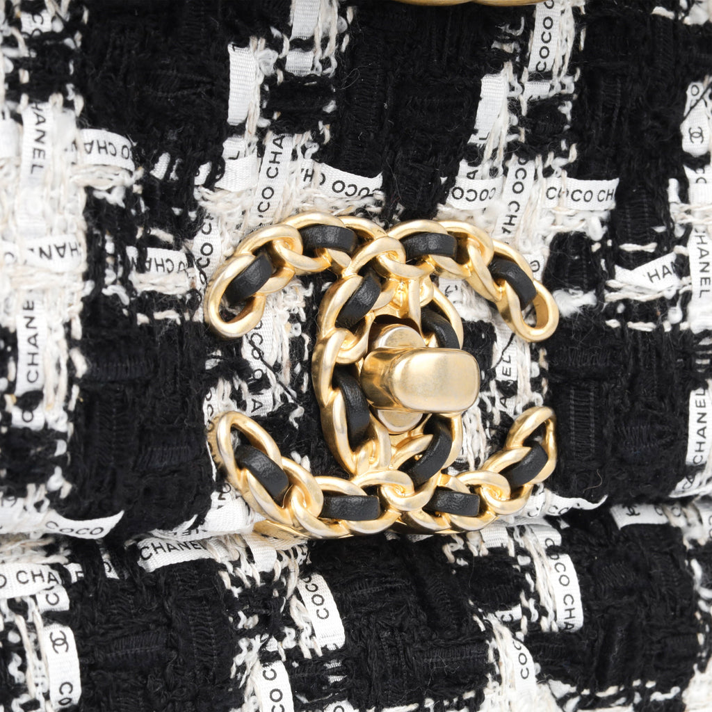 Chanel 19 - Small