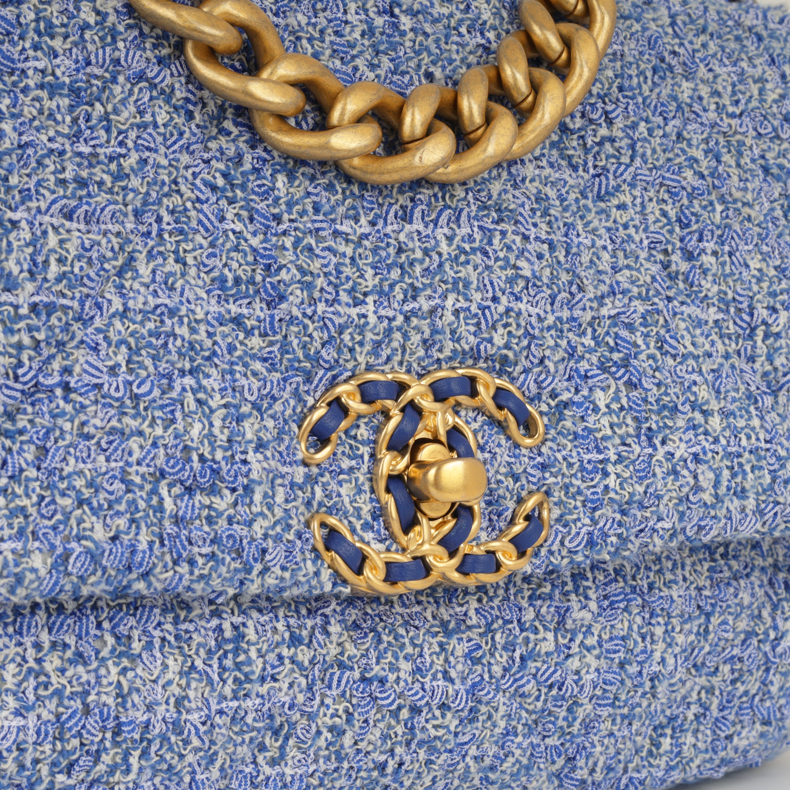 Chanel 19 - Small