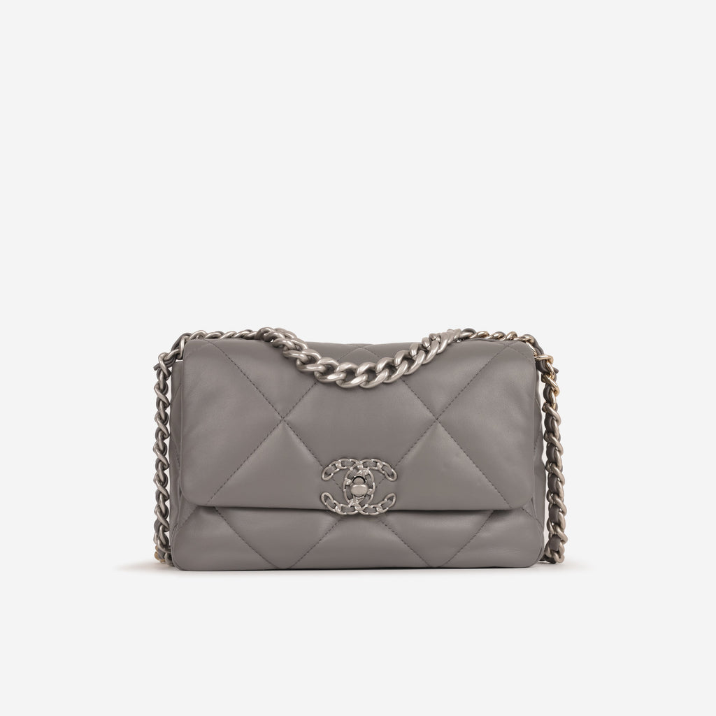 Chanel 19 - Small