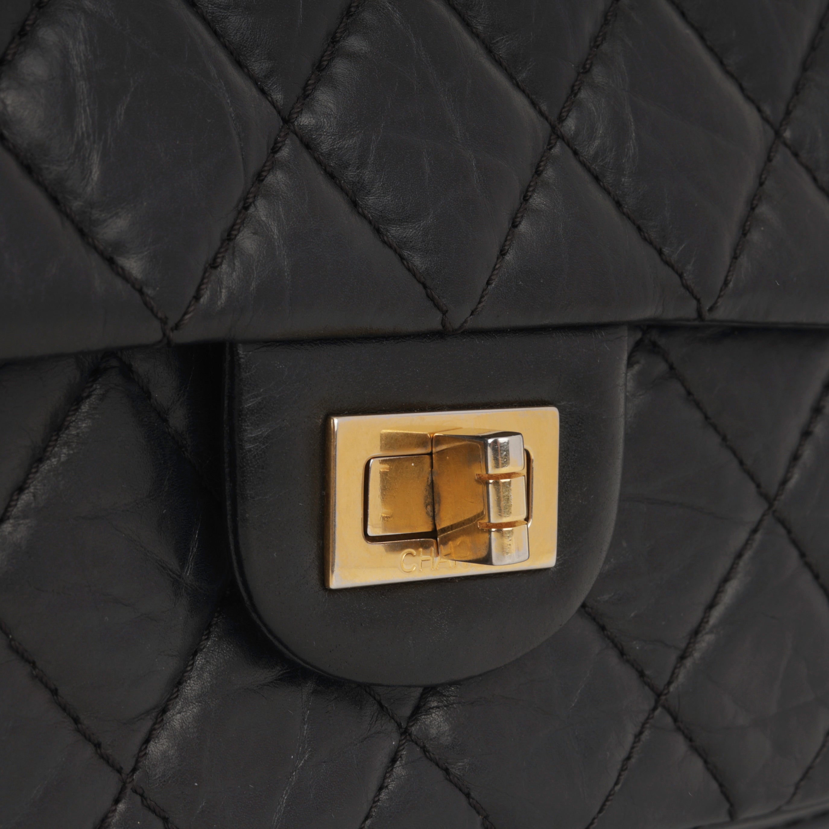 Chanel 2.55 Reissue 226