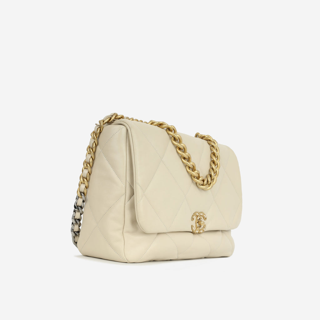 Chanel Maxi 19 Flap