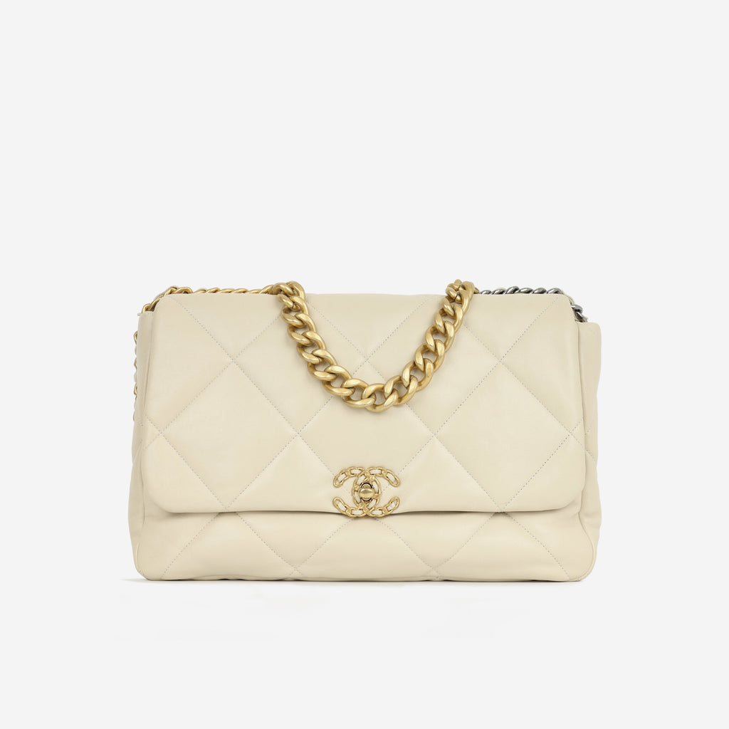 Chanel Maxi 19 Flap