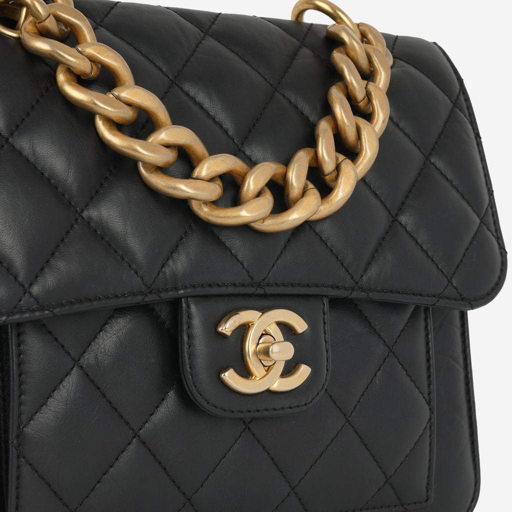 Chanel 23S Messenger Flap - Black Lambskin | Gold Hardware