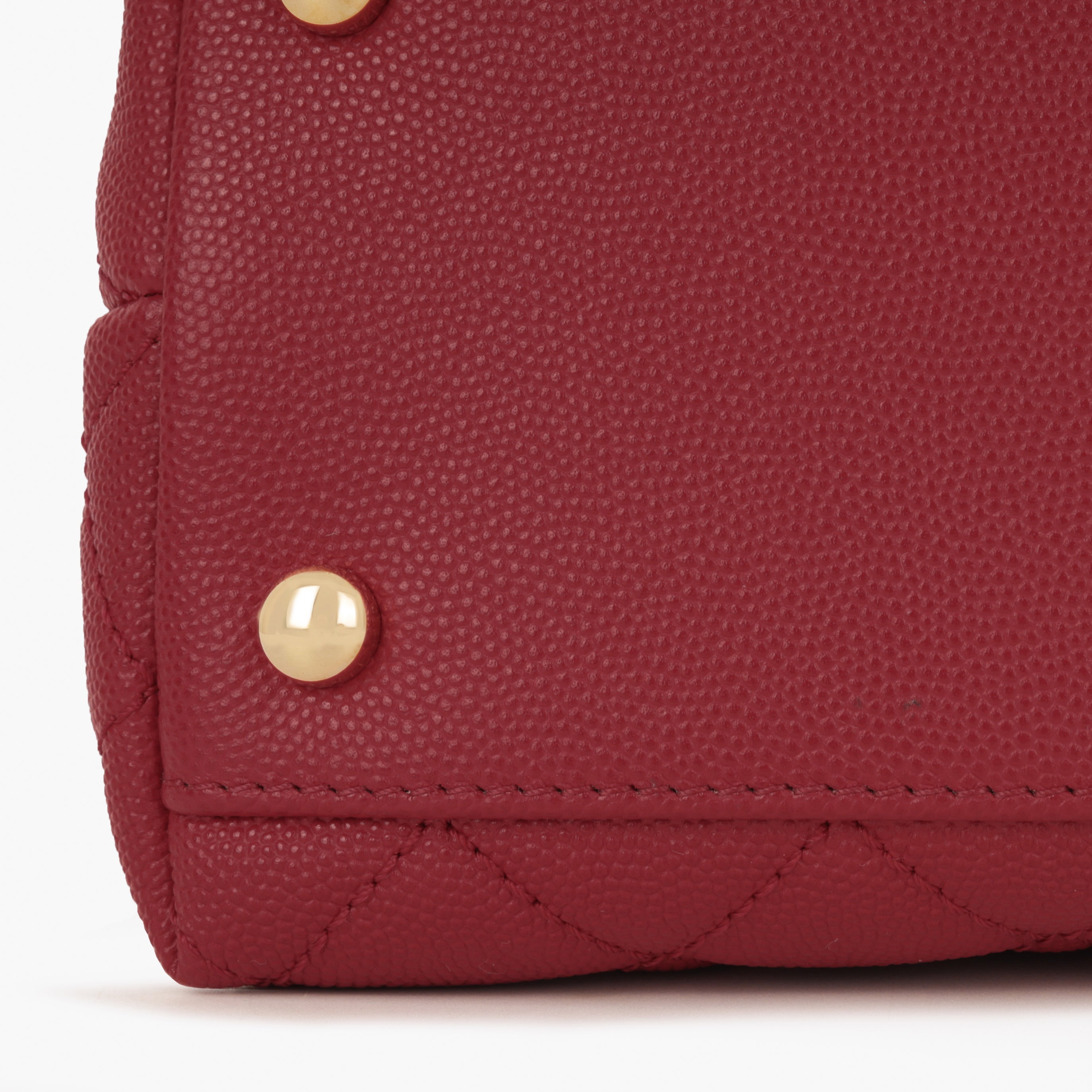 Chanel Medium Coco Handle - Raspberry Caviar | Champagne Gold Hardware
