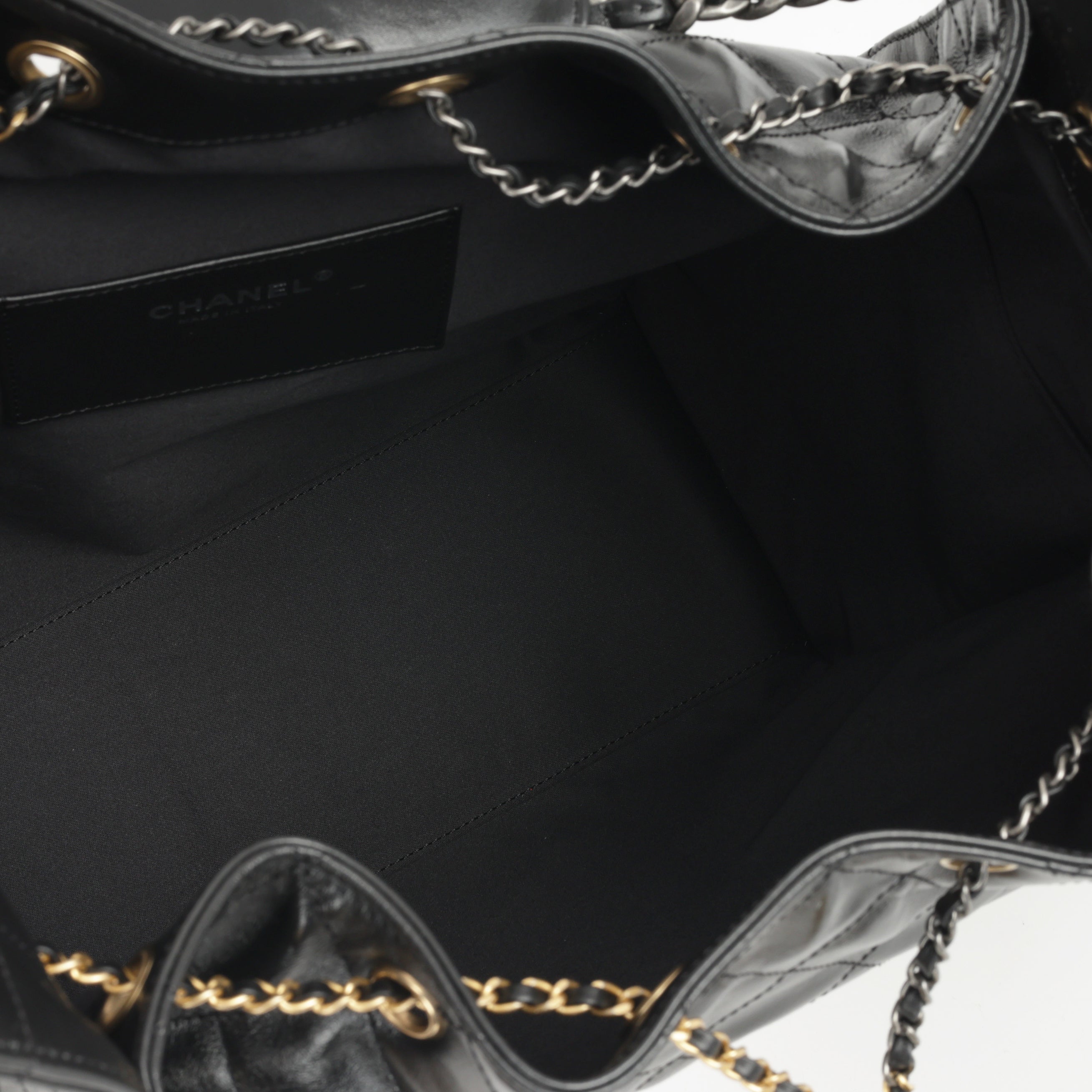 Chanel Medium 25 Hobo Bag - Black Calfskin | Mixed Hardware