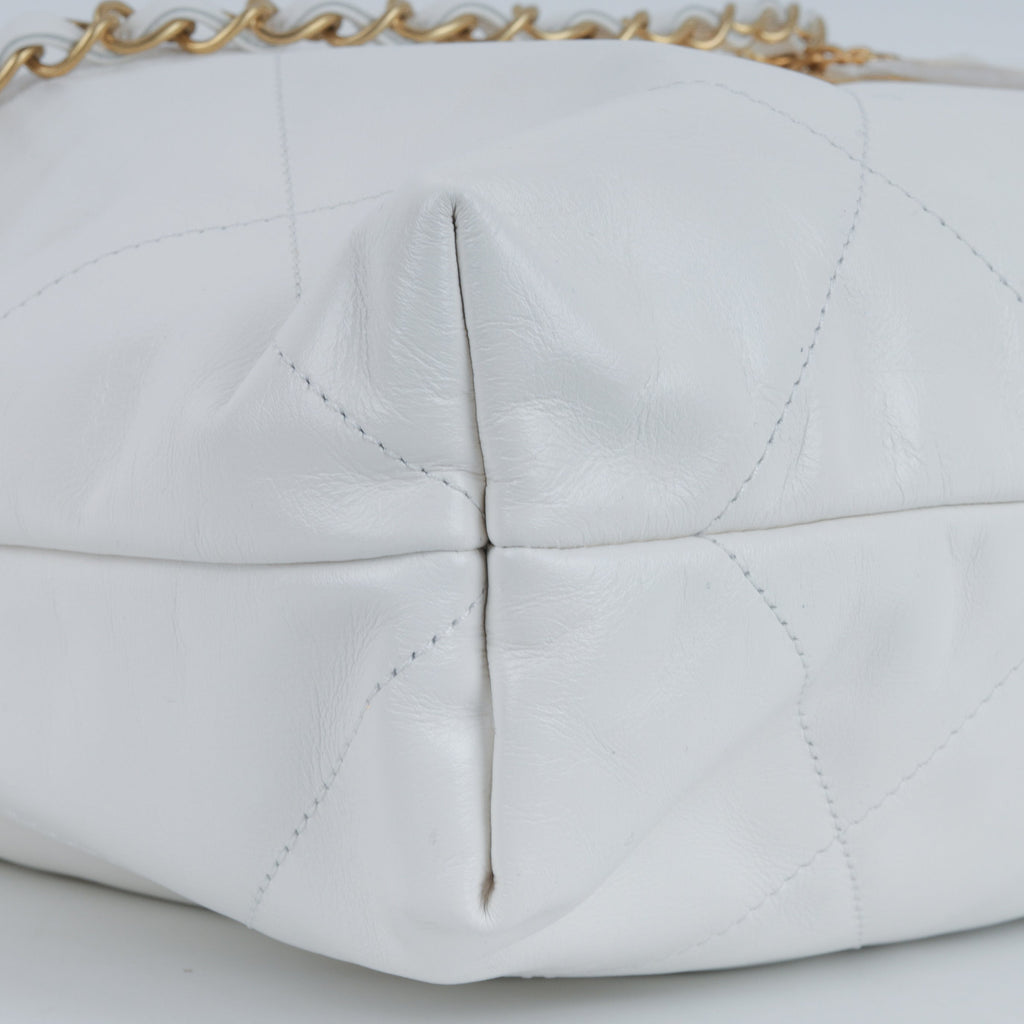 Chanel Medium 22 Hobo - White Shiny Calfskin | Gold Hardware