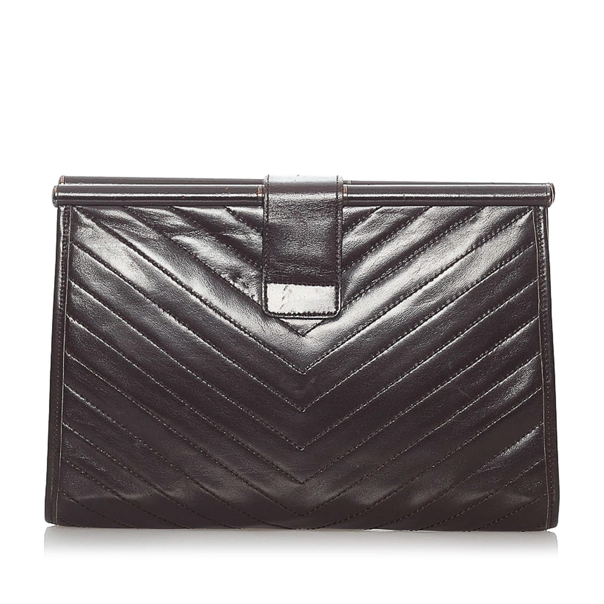 Saint Laurent Chevron Leather Clutch Bag (SHG-29906)