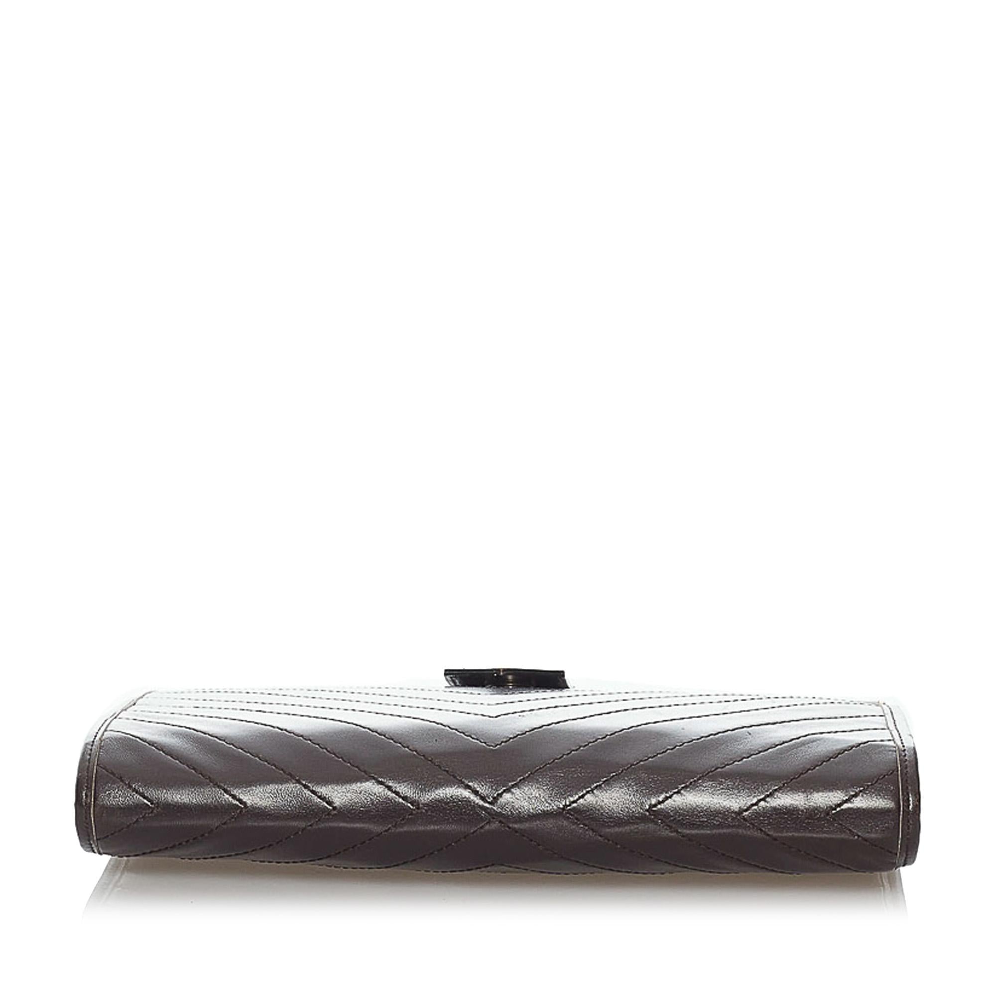 Saint Laurent Chevron Leather Clutch Bag (SHG-29906)