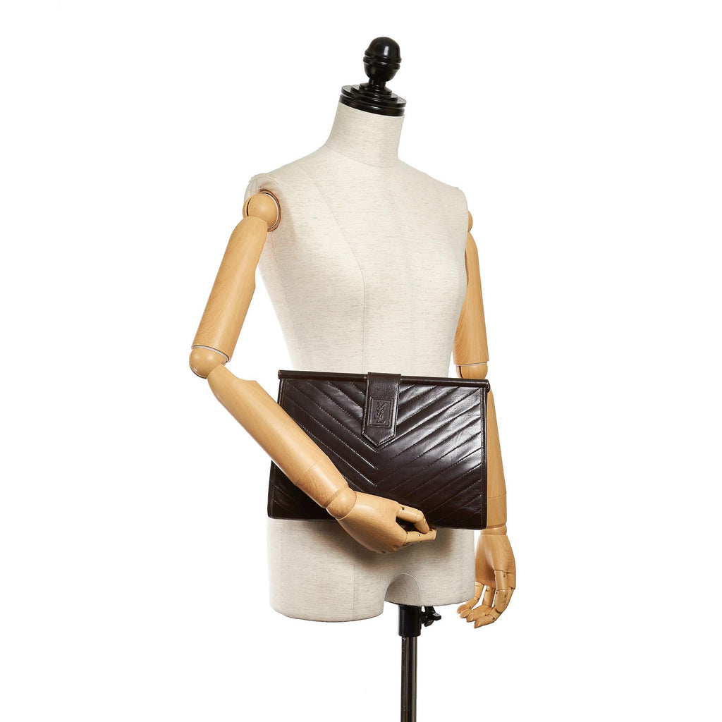 Saint Laurent Chevron Leather Clutch Bag (SHG-29906)